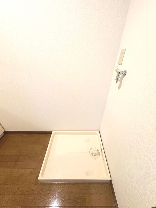 物件内観写真15　(洗濯機置場)