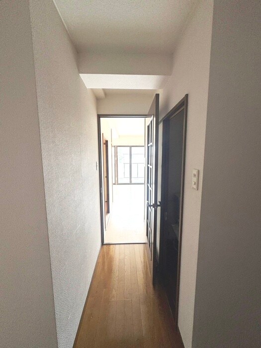 物件内観写真19　(廊下)