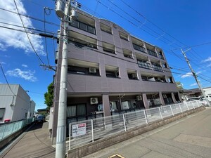 ウエスト　プレイス外観写真