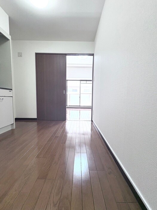 物件内観写真16　(廊下)