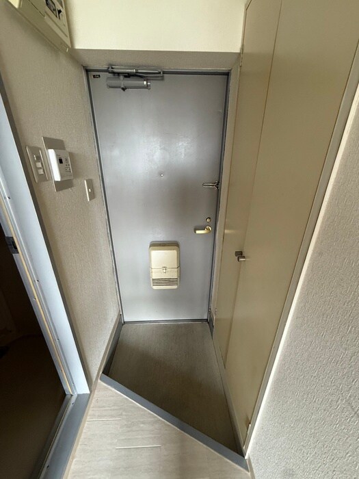 物件内観写真15　(玄関)
