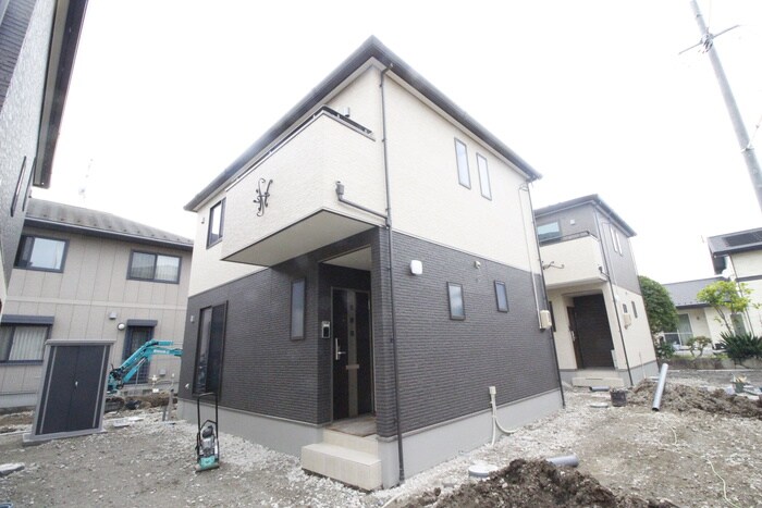 物件外観写真3　(建築中)