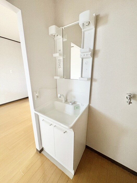 物件内観写真11　(洗面)