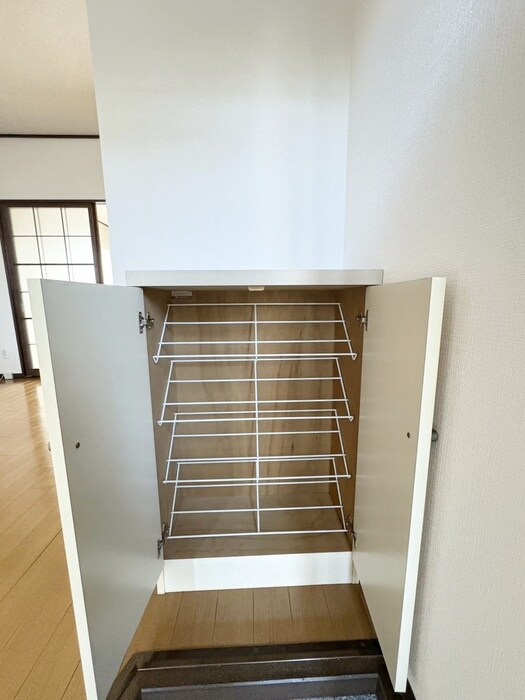 物件内観写真15　(靴箱)