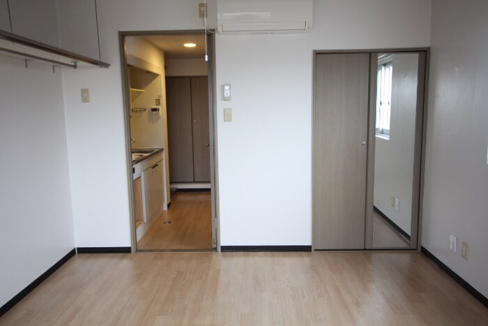 物件内観写真8　(居室)