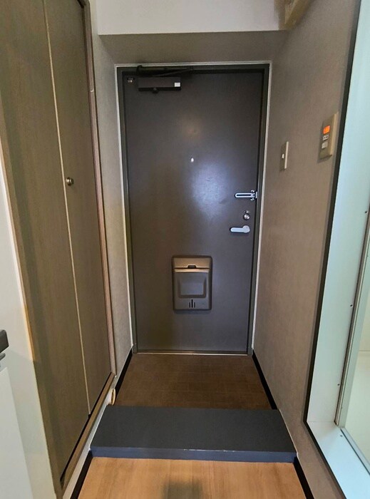 物件内観写真13　(玄関)