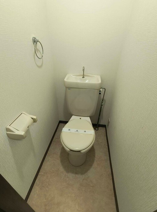 物件内観写真9　(トイレ)