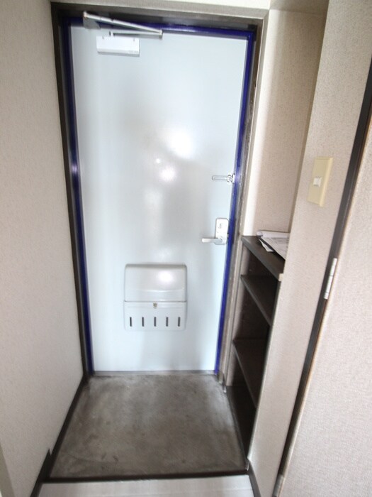 物件内観写真16　(玄関)