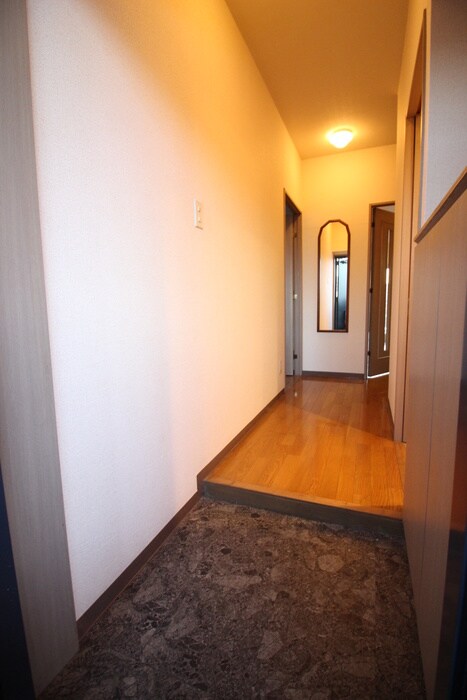 物件内観写真7　(玄関)