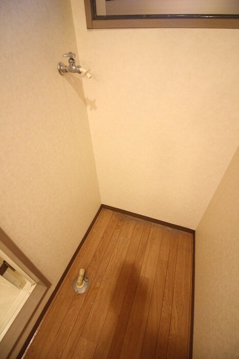物件内観写真15　(洗濯機置場)