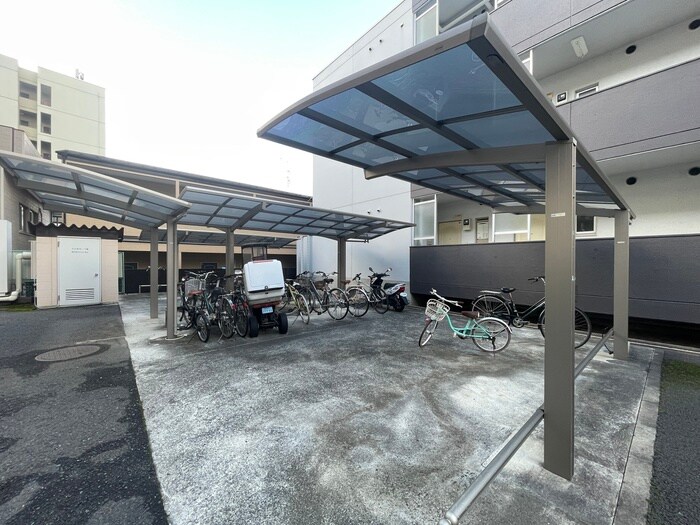 物件外観写真6　(駐輪場)