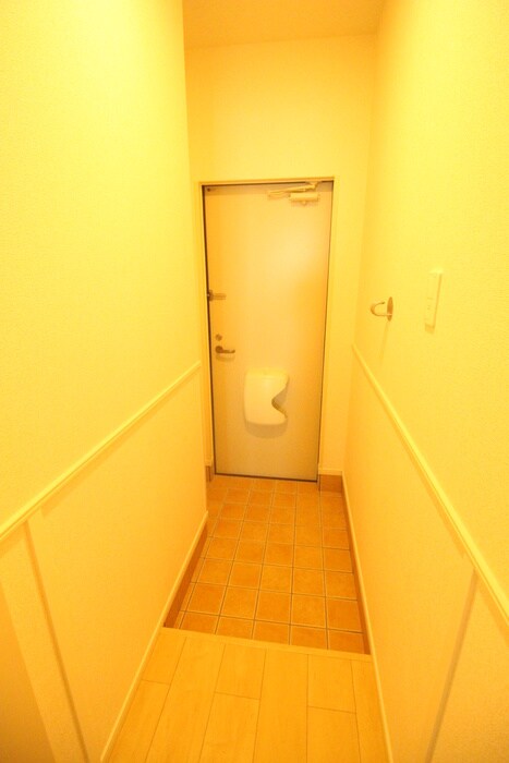 物件内観写真15　(玄関)