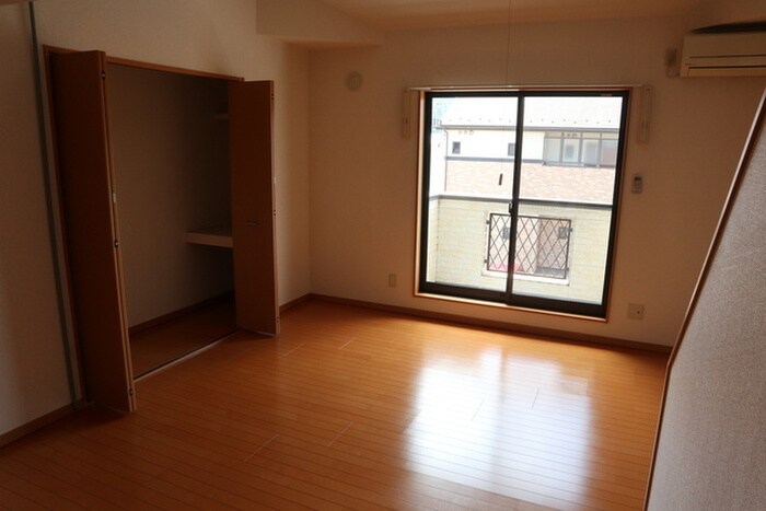 物件内観写真8　(居室)