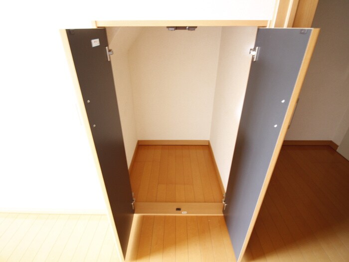 物件内観写真10　(収納)