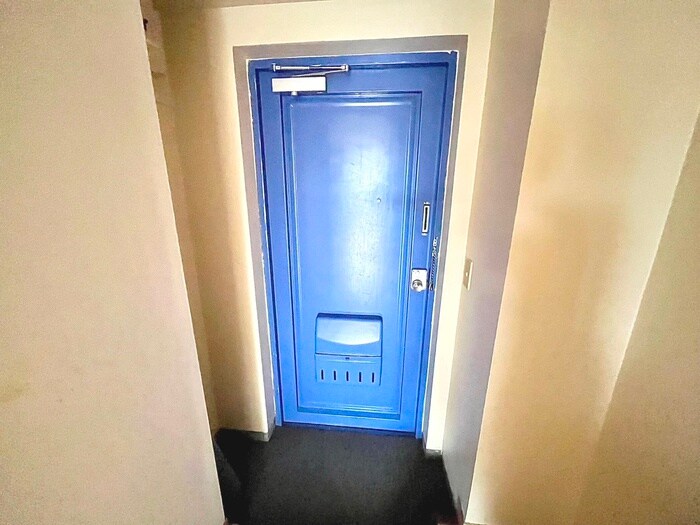 物件内観写真18　(玄関)