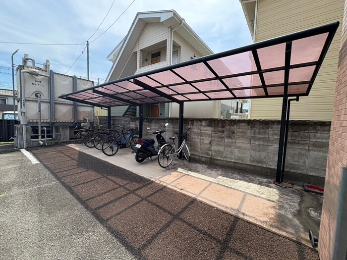 物件外観写真4　(駐輪場)