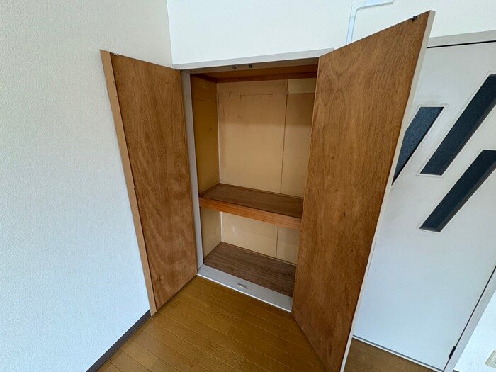 物件内観写真12　(収納)