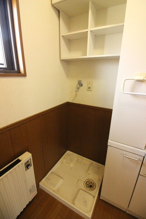 物件内観写真16　(洗濯機置場)