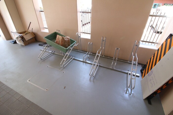 物件外観写真5　(駐輪場)