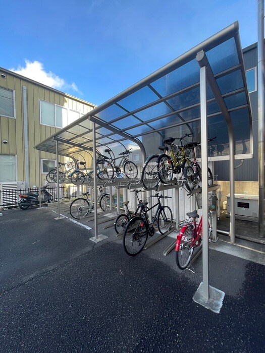 物件外観写真4　(駐輪場)