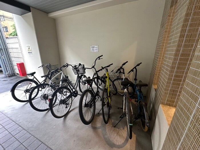 物件外観写真6　(駐輪場)