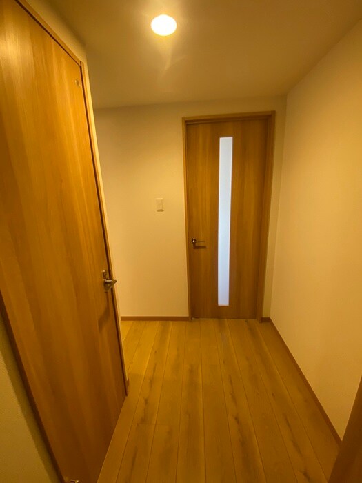 物件内観写真16　(廊下)