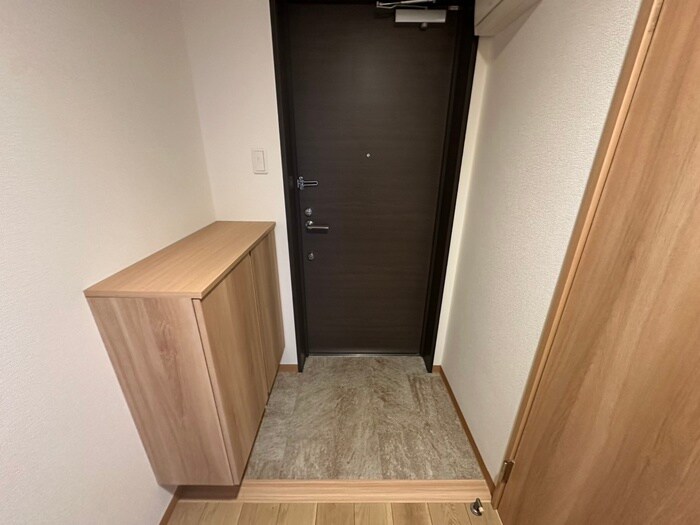物件内観写真18　(玄関)
