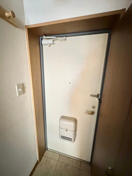 物件内観写真18　(玄関)