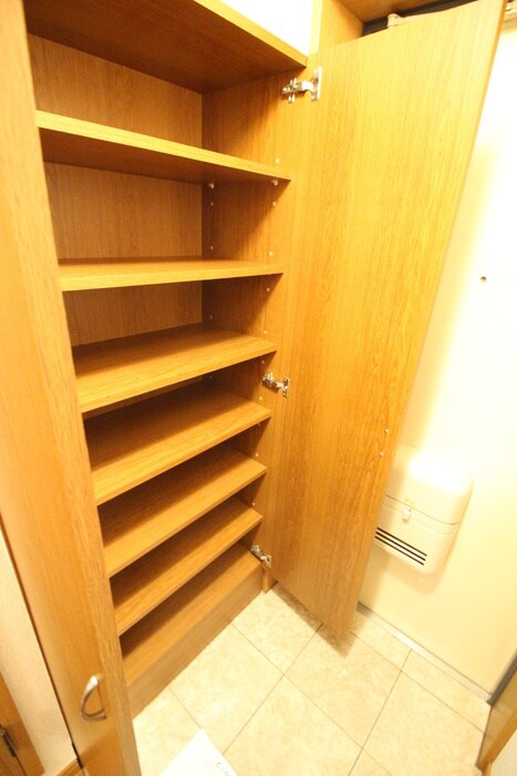 物件内観写真18　(靴箱)