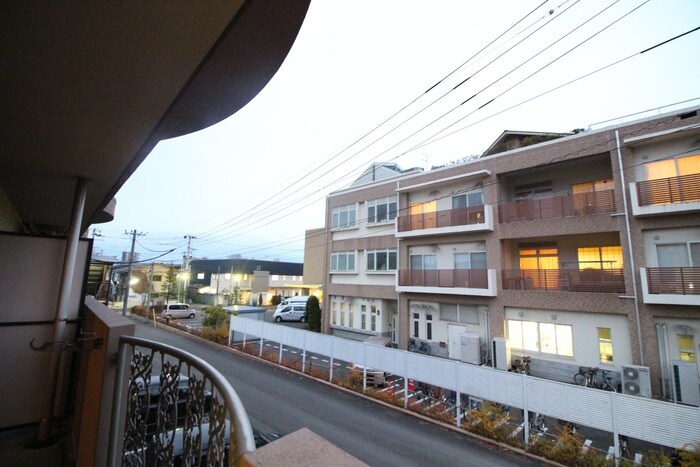 物件内観写真20　(室内からの展望)