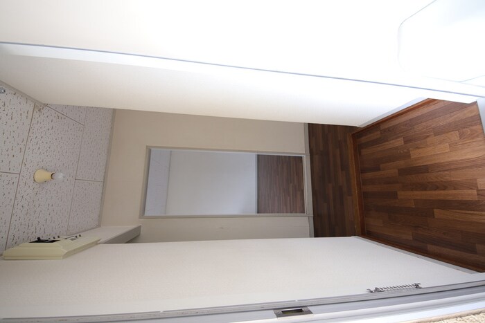 物件内観写真18　(玄関)