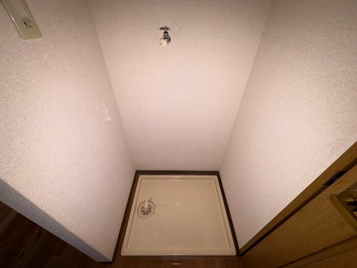 物件内観写真14　(洗濯機置場)