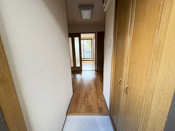 物件内観写真21　(廊下)