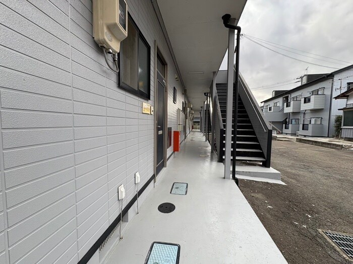 物件外観写真4　(エントランス部分)