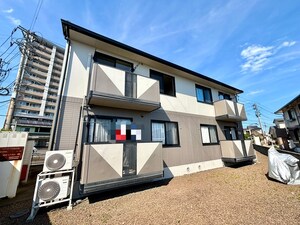 パインステ－ション外観写真