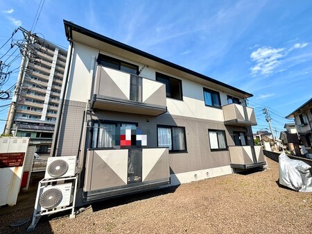 パインステ－ション外観写真