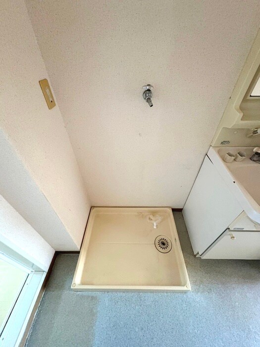 物件内観写真17　(洗濯機置場)