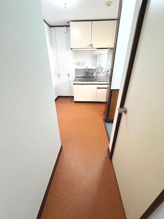 物件内観写真14　(廊下)