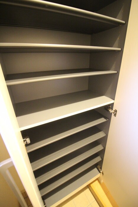 物件内観写真10　(靴箱)