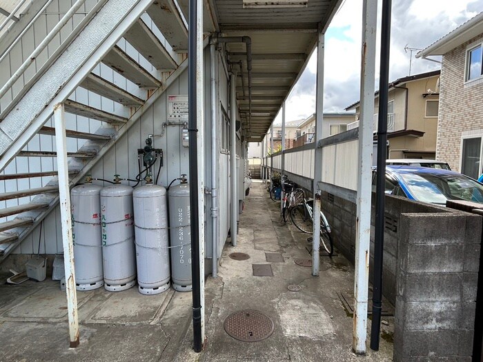 物件外観写真5　(エントランス部分)