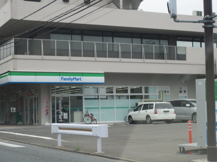 ファミリーマート八乙女中央店