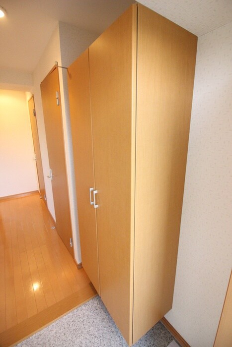 物件内観写真11　(玄関)