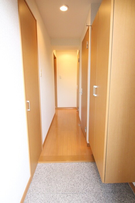 物件内観写真12　(廊下)