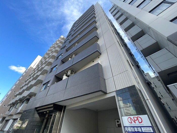 物件外観写真2　(エントランス部分)