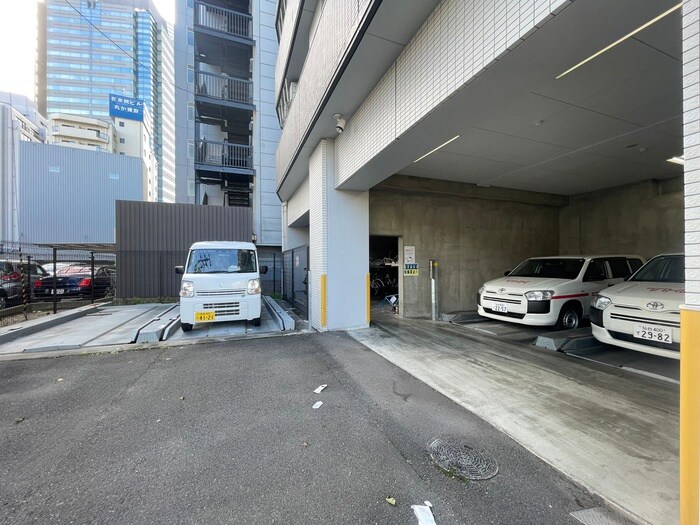 物件外観写真5　(駐車場)