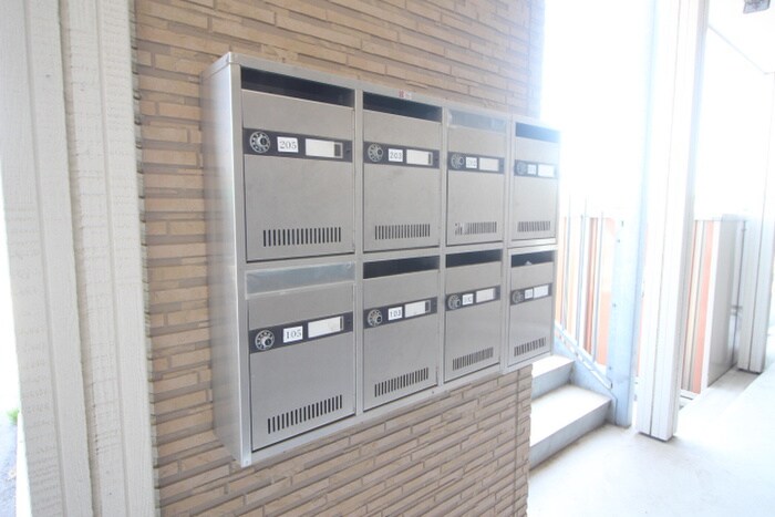 物件外観写真4　(エントランス部分)