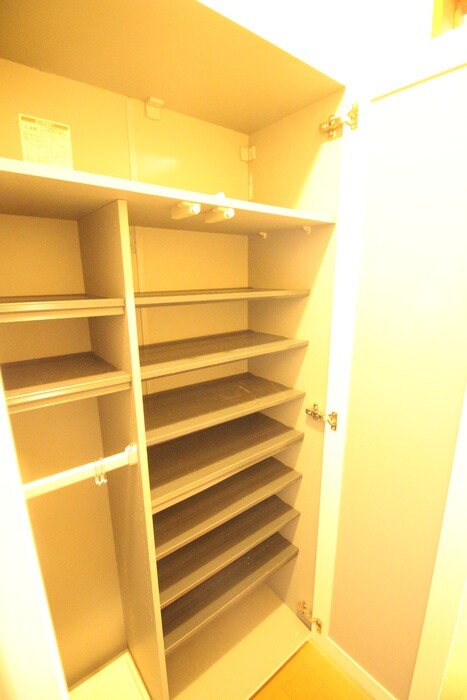 物件内観写真15　(靴箱)