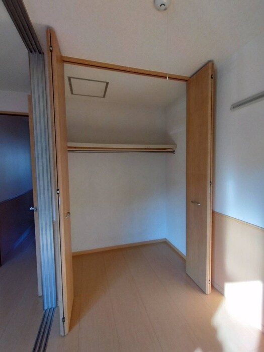 物件内観写真12　(収納)