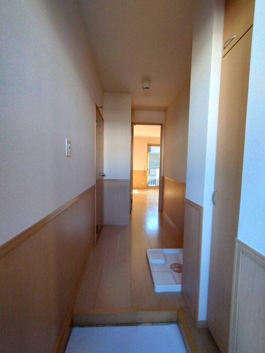 物件内観写真18　(玄関)