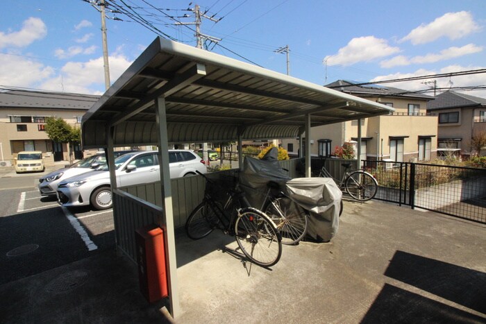 物件外観写真2　(駐輪場)